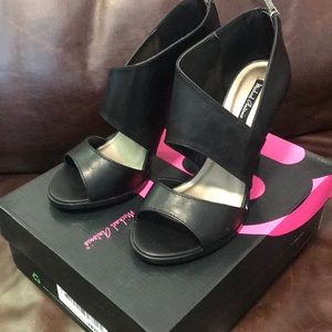 NWT Faux Leather Pumps